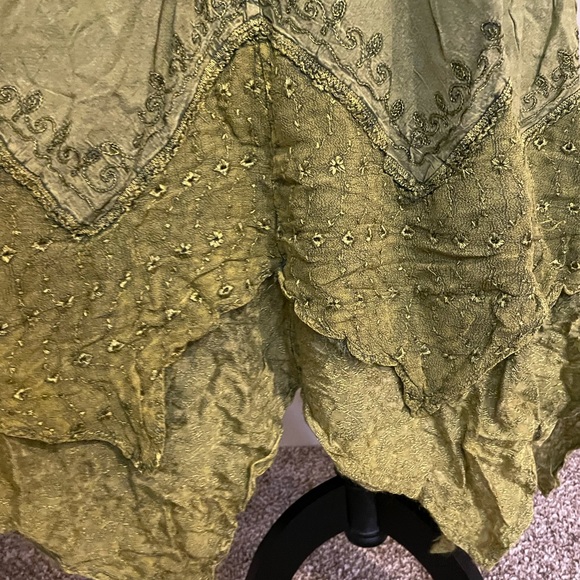 Vintage green flowy midi dress with uneven hem - Picture 3 of 7